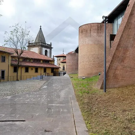 La Muralla - *
